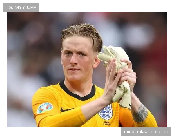 皮克展现卓越防守,助力球队后防线稳固