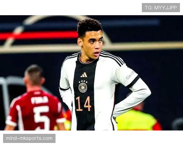 穆西亚拉闪耀中场，新星崛起引多方瞩目